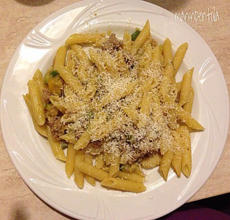 Pennette salsiccia peperoni e zucchine